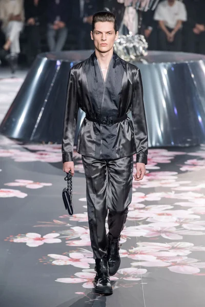 Look 43